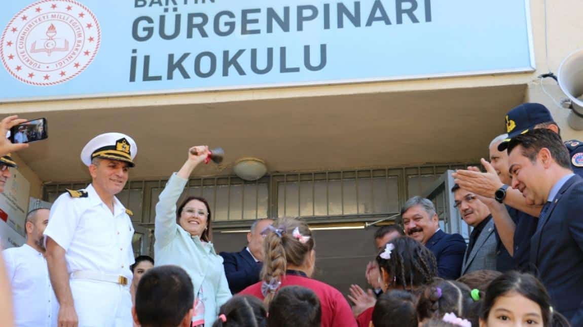 2023-2024 Eğitim-Öğretim Yılı İlk Ders Zilini Valimiz Dr. Nurtaç Arslan Çaldı.